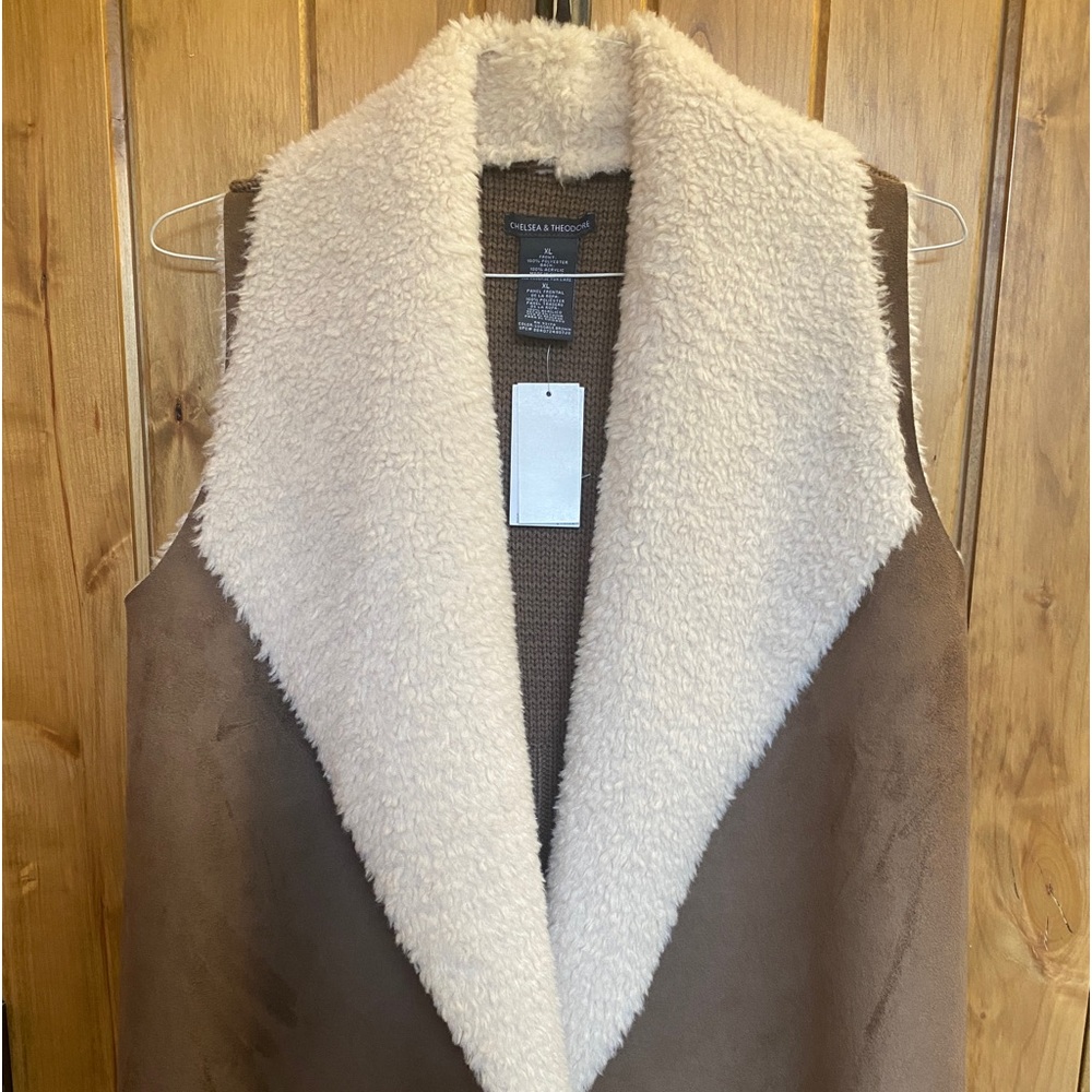 Sherpa sweater vest with faux suede XL